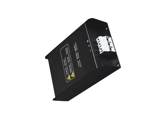 A linha elétrica 1 - põe em fase a caixa do protetor de impulso de Imax 30-60kA com o indicador de estado do poder